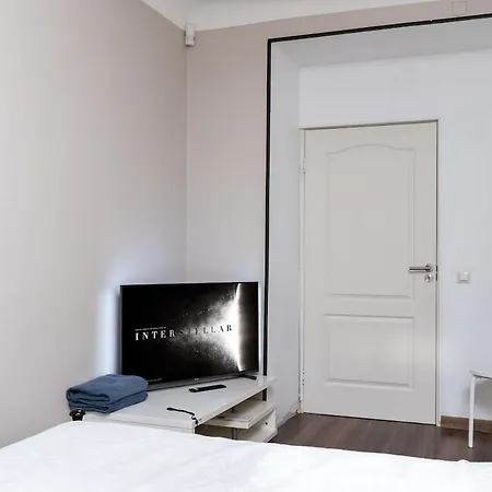 아파트 Cinema - 2-bed, 2-bath - Free Private Parking