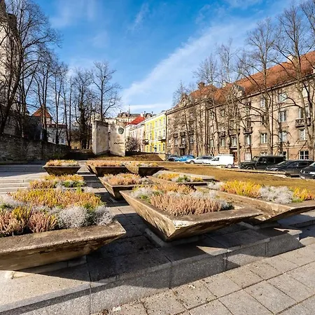 Cinema - 2-bed, 2-bath - Free Private Parking 아파트 *