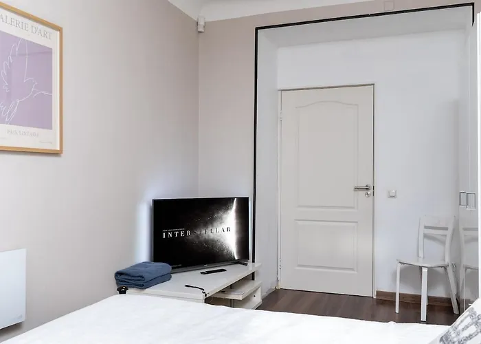 Apartman Cinema - 2-bed, 2-bath - Free Private Parking