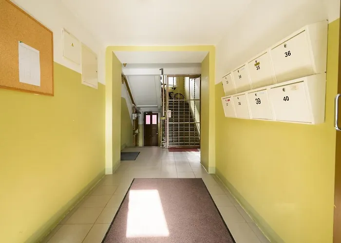 Cinema - 2-bed, 2-bath - Free Private Parking