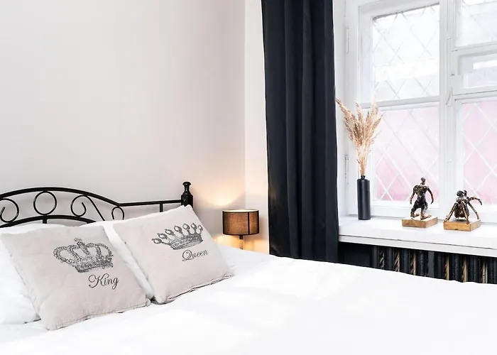 Cinema - 2-bed, 2-bath - Free Private Parking Korter *