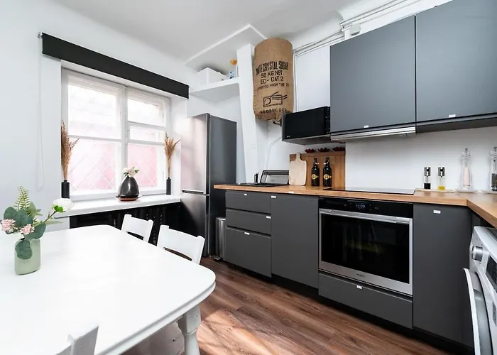 Korter Cinema - 2-bed, 2-bath - Free Private Parking