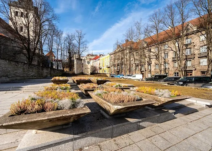 Cinema - 2-bed, 2-bath - Free Private Parking Apartman *