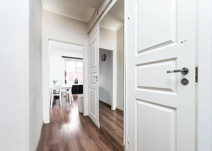 Cinema - 2-bed, 2-bath - Free Private Parking Διαμέρισμα *