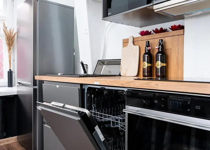 Cinema - 2-bed, 2-bath - Free Private Parking Διαμέρισμα *