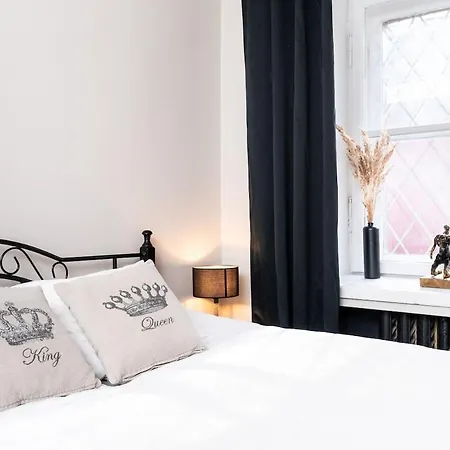 Cinema - 2-bed, 2-bath - Free Private Parking Appartement *
