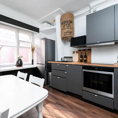 Appartement Cinema - 2-bed, 2-bath - Free Private Parking