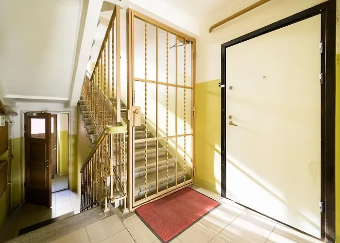 Cinema - 2-bed, 2-bath - Free Private Parking טאלין