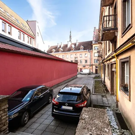 Cinema - 2-bed, 2-bath - Free Private Parking Apartamento Tallin